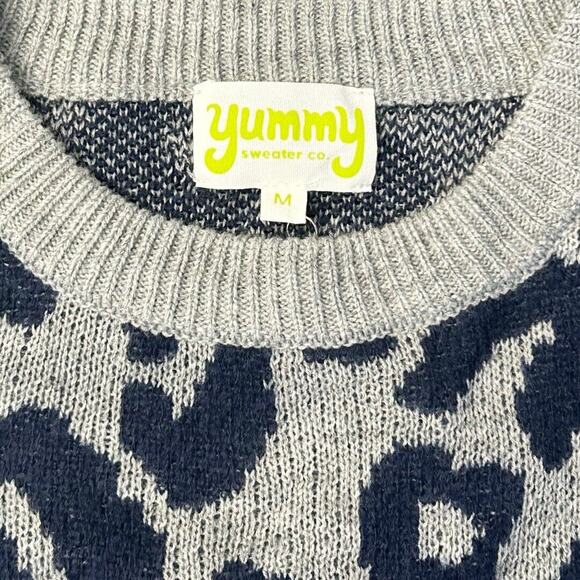 Women's Yummy Sweater Co. Leopard Easy Crewneck Sweater Size M NWT - Picture 5 of 6